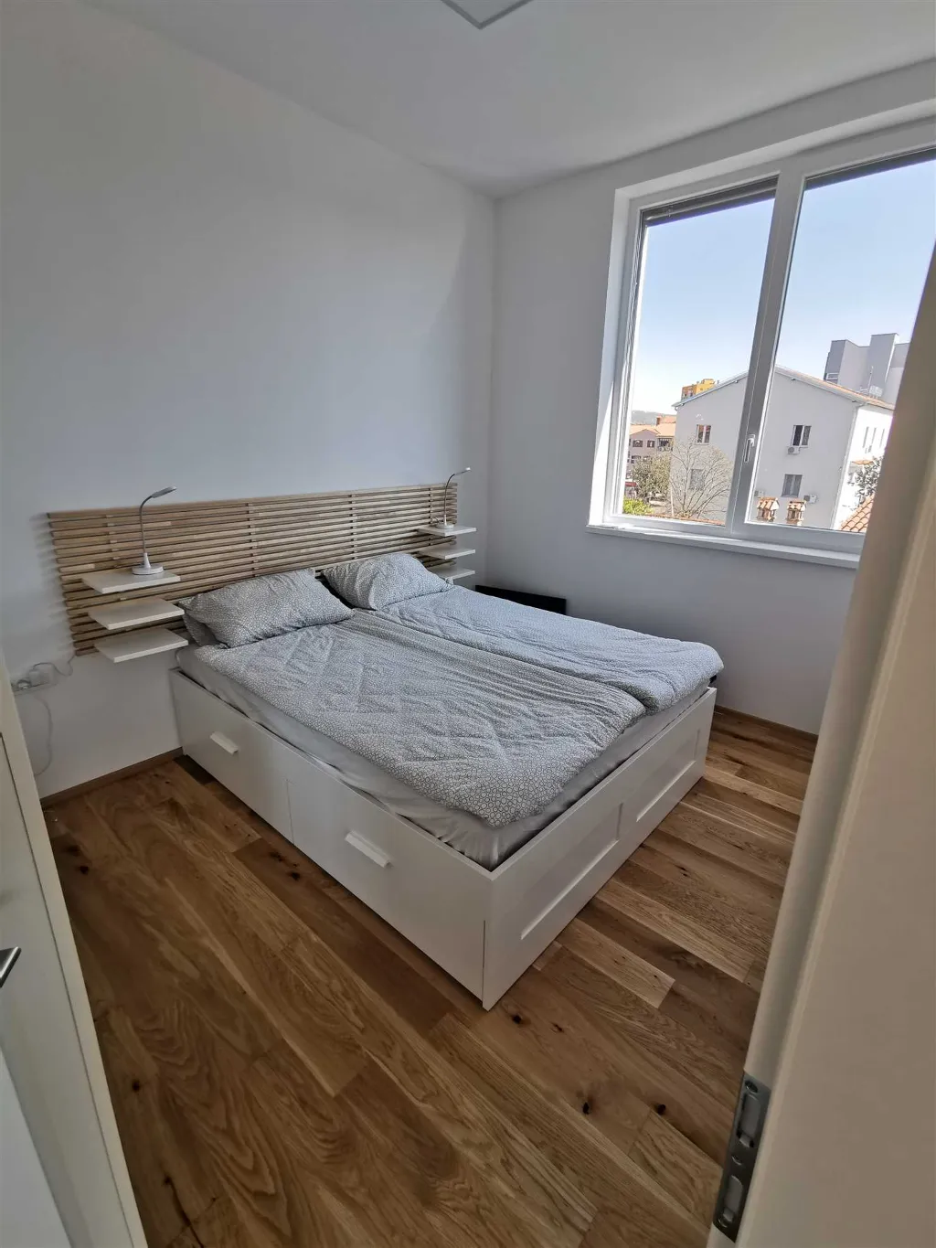 Three-Bedroom Apartment in Koper for Up to 7