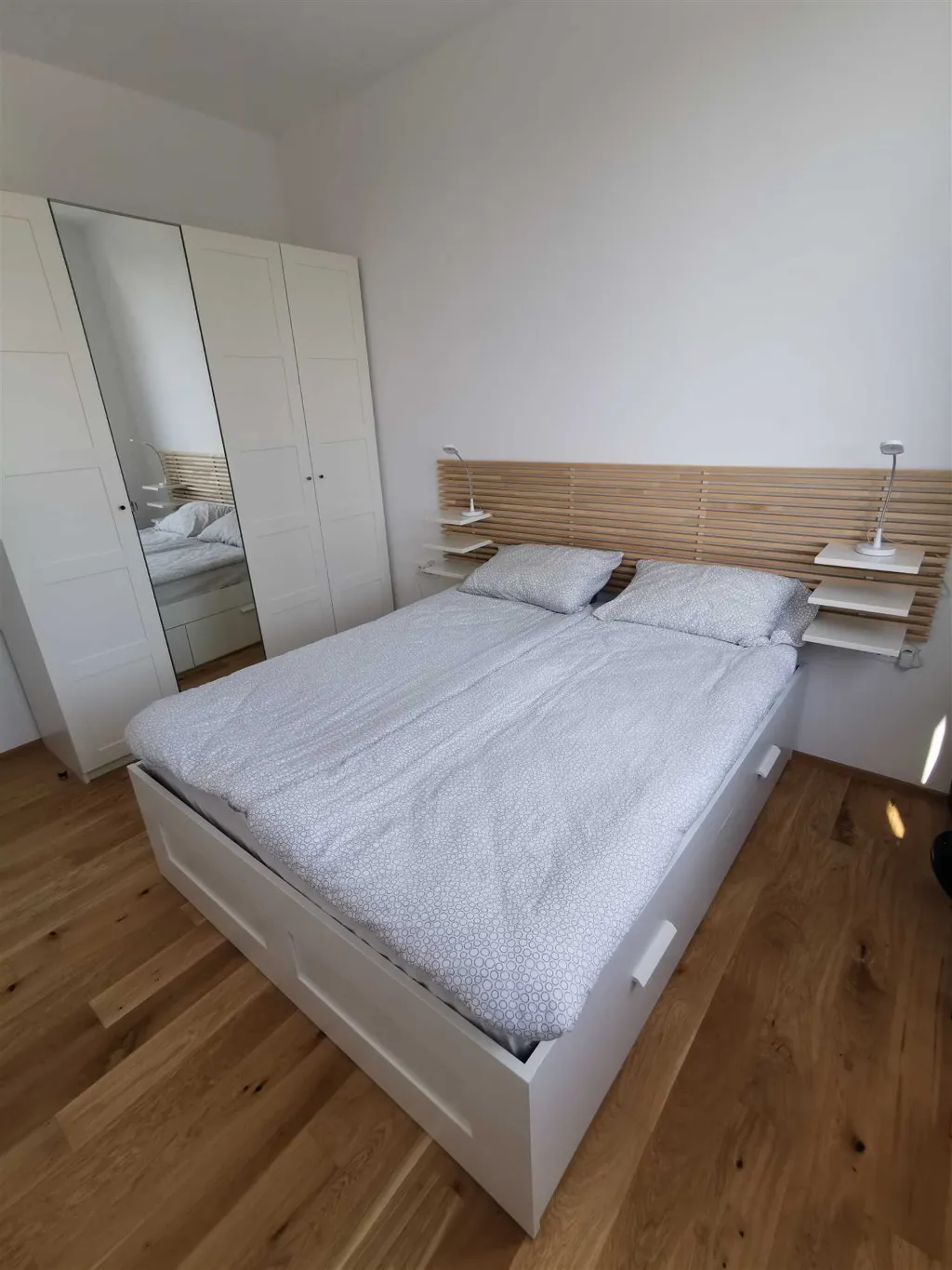 Three-Bedroom Apartment in Koper for Up to 7