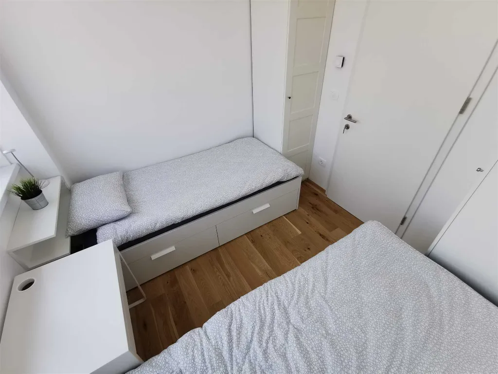 Three-Bedroom Apartment in Koper for Up to 7