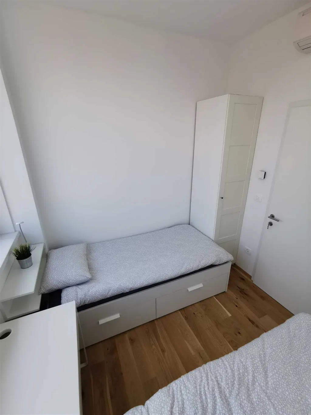 Three-Bedroom Apartment in Koper for Up to 7