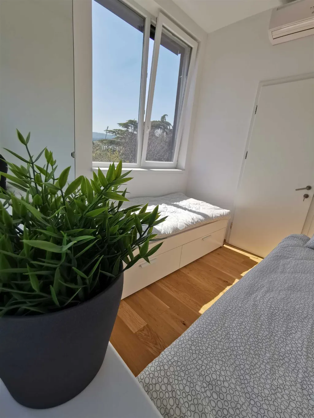 Three-Bedroom Apartment in Koper for Up to 7