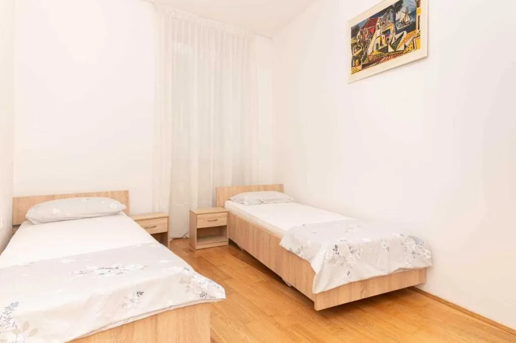 3-Bedroom Apartment with Private Entrance in Koper