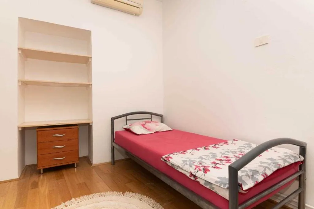 3-Bedroom Apartment with Private Entrance in Koper