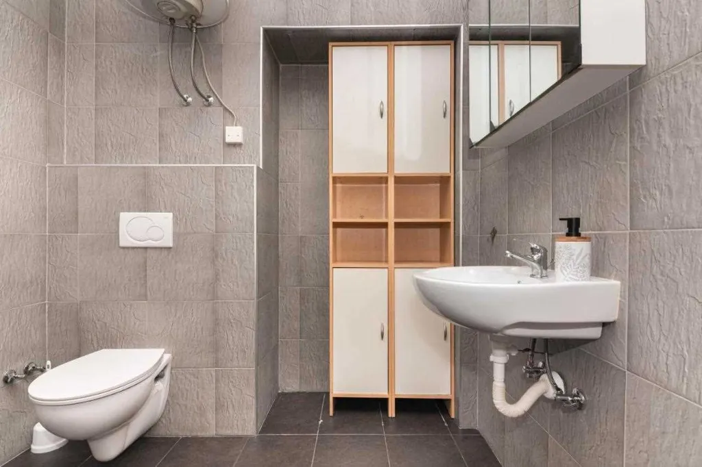 3-Bedroom Apartment with Private Entrance in Koper