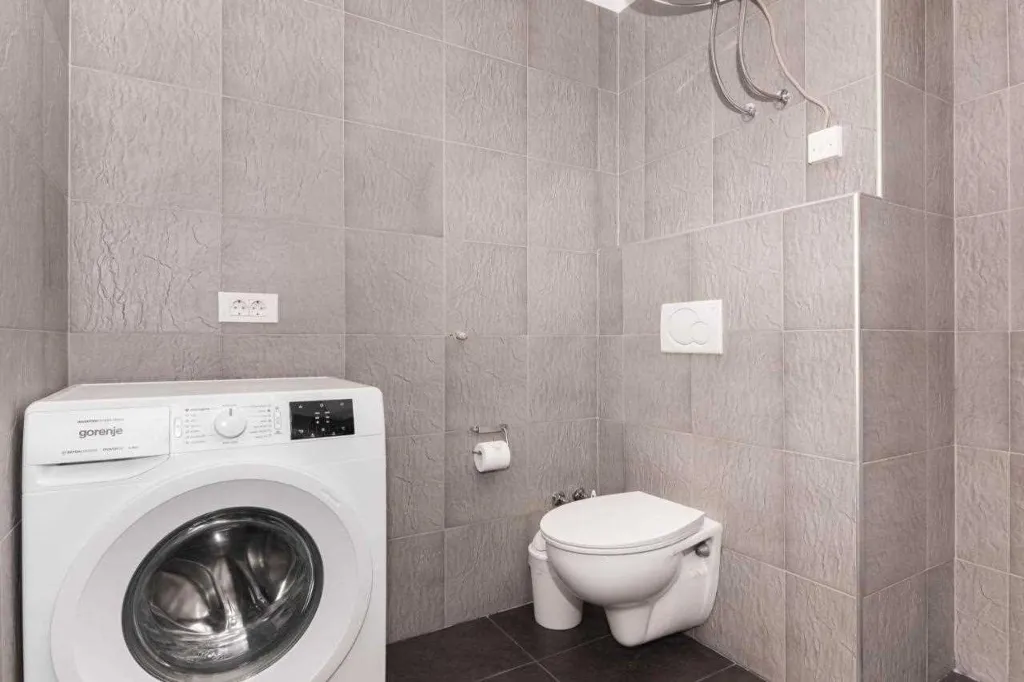 3-Bedroom Apartment with Private Entrance in Koper