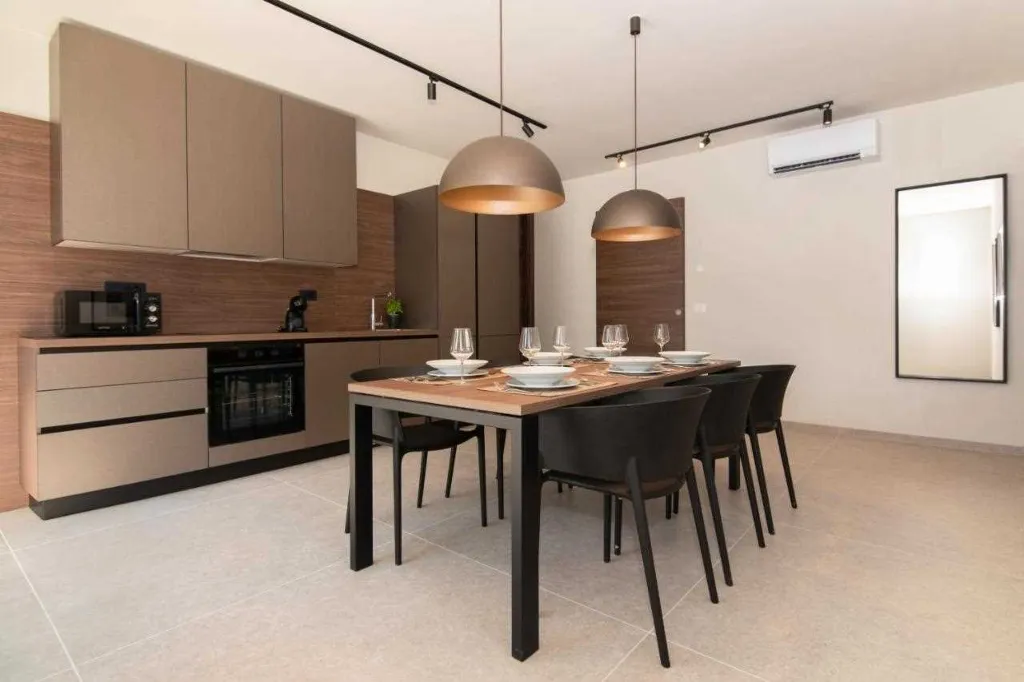 3-Bedroom Apartment with Balcony and Terrace in Portorož