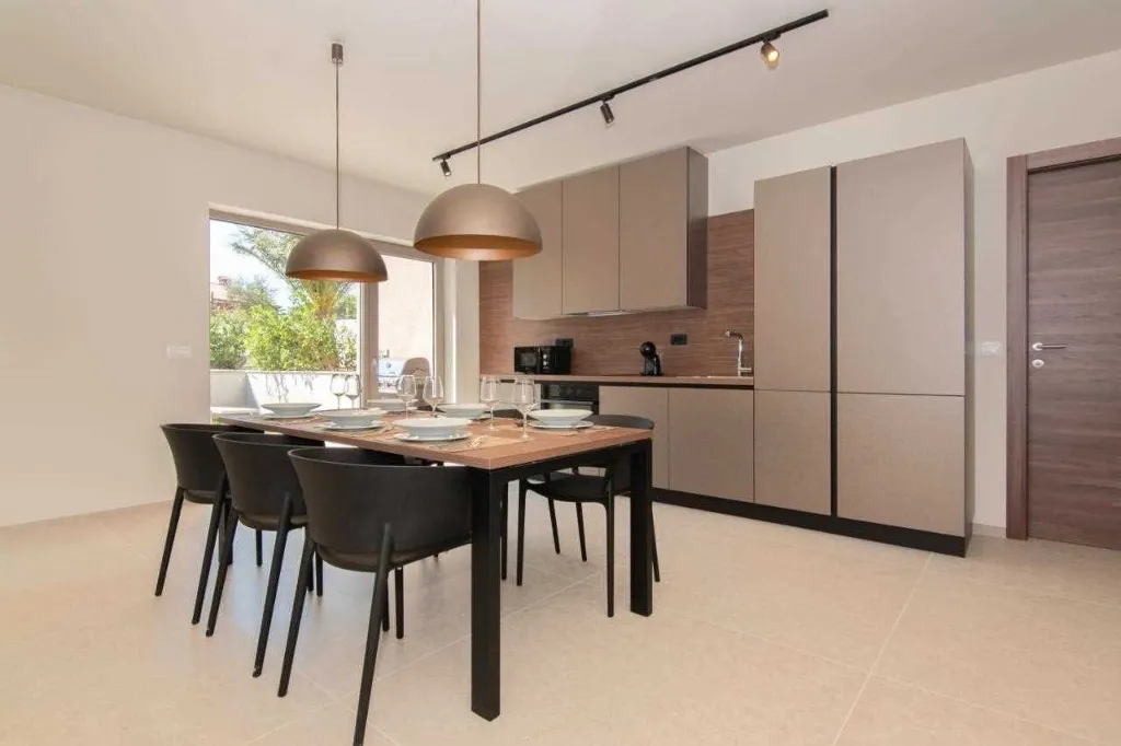 3-Bedroom Apartment with Balcony and Terrace in Portorož