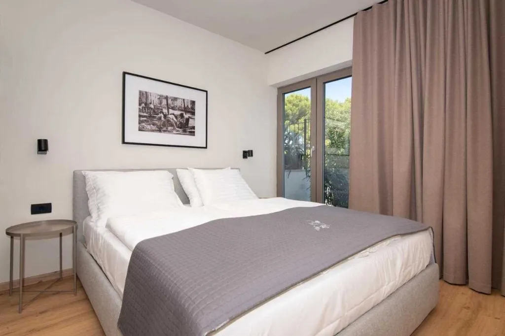 3-Bedroom Apartment with Balcony and Terrace in Portorož