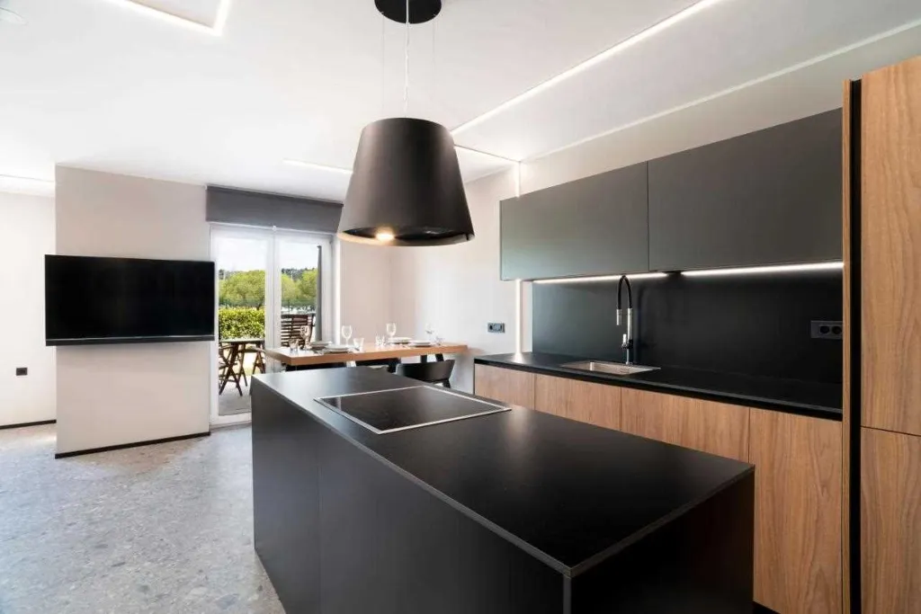 Portorož 2-Bedroom Apartment for 4 Guests