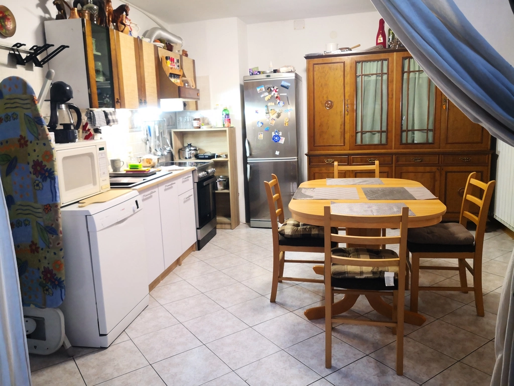 Koper Apartment for Up to 7 Guests