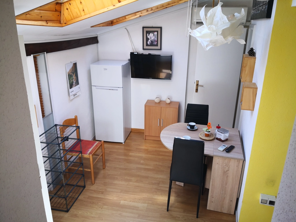Koper Apartment for Up to 7 Guests