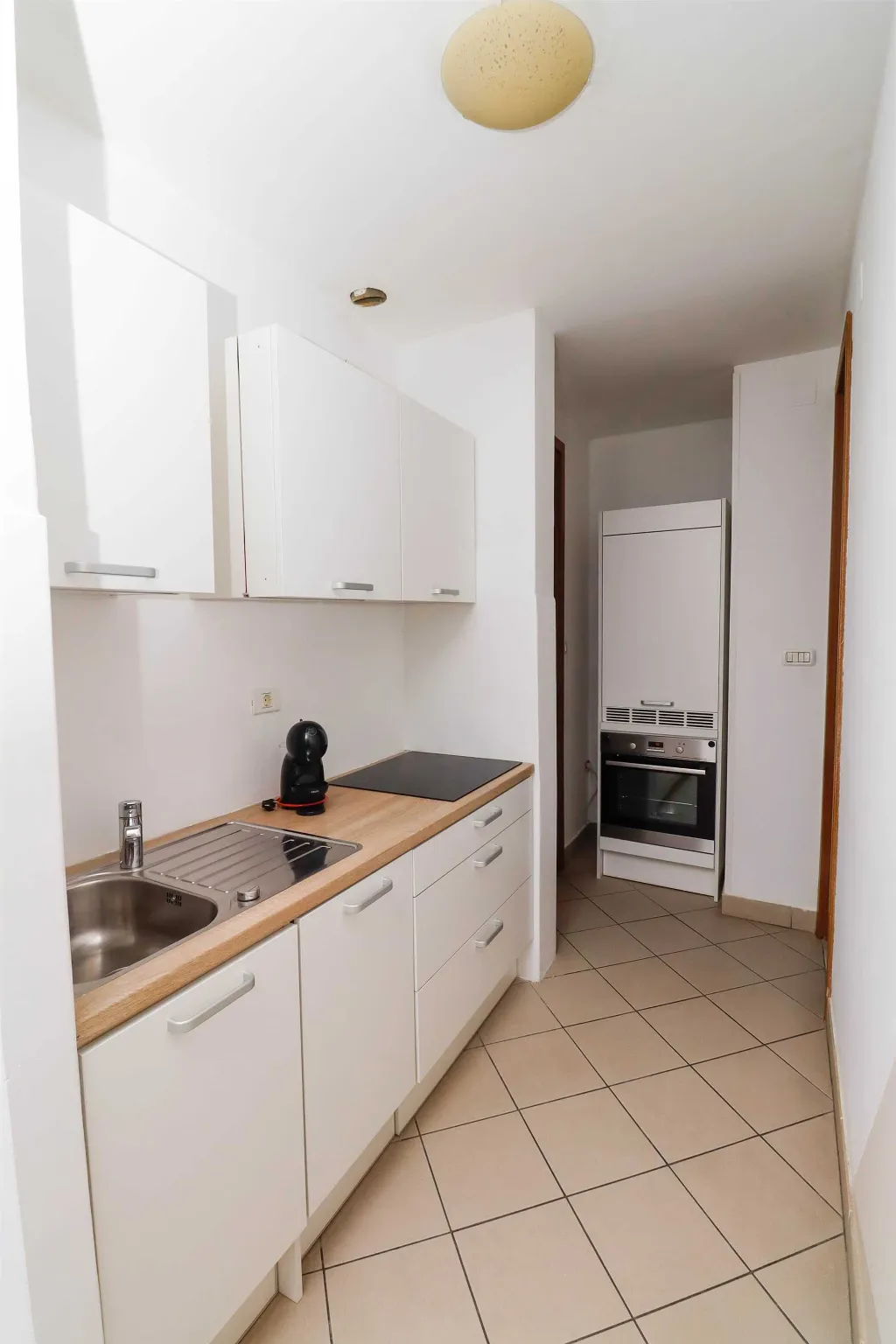 One-Bedroom Apartment for Up to 3 in Koper