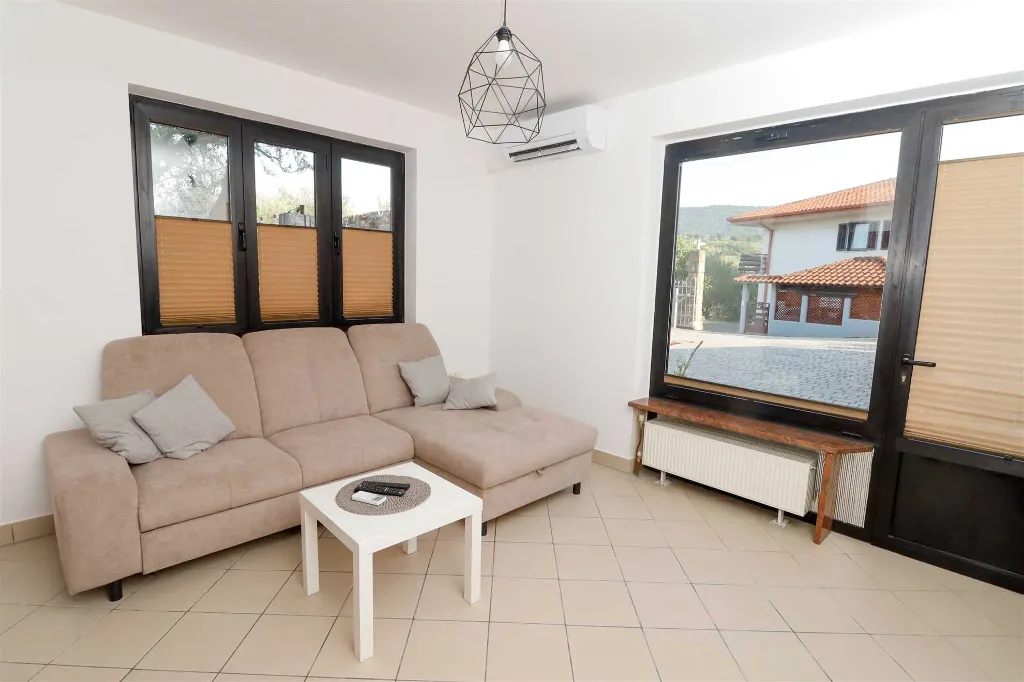 One-Bedroom Apartment for Up to 3 in Koper
