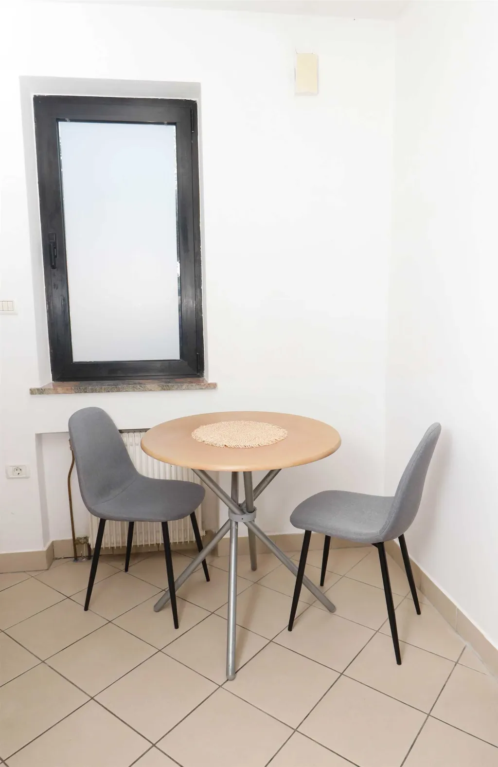 One-Bedroom Apartment for Up to 3 in Koper