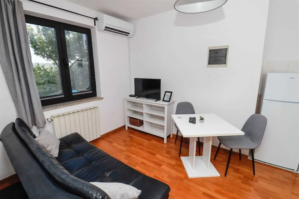 One-Bedroom Apartment in Koper for 2 Guests
