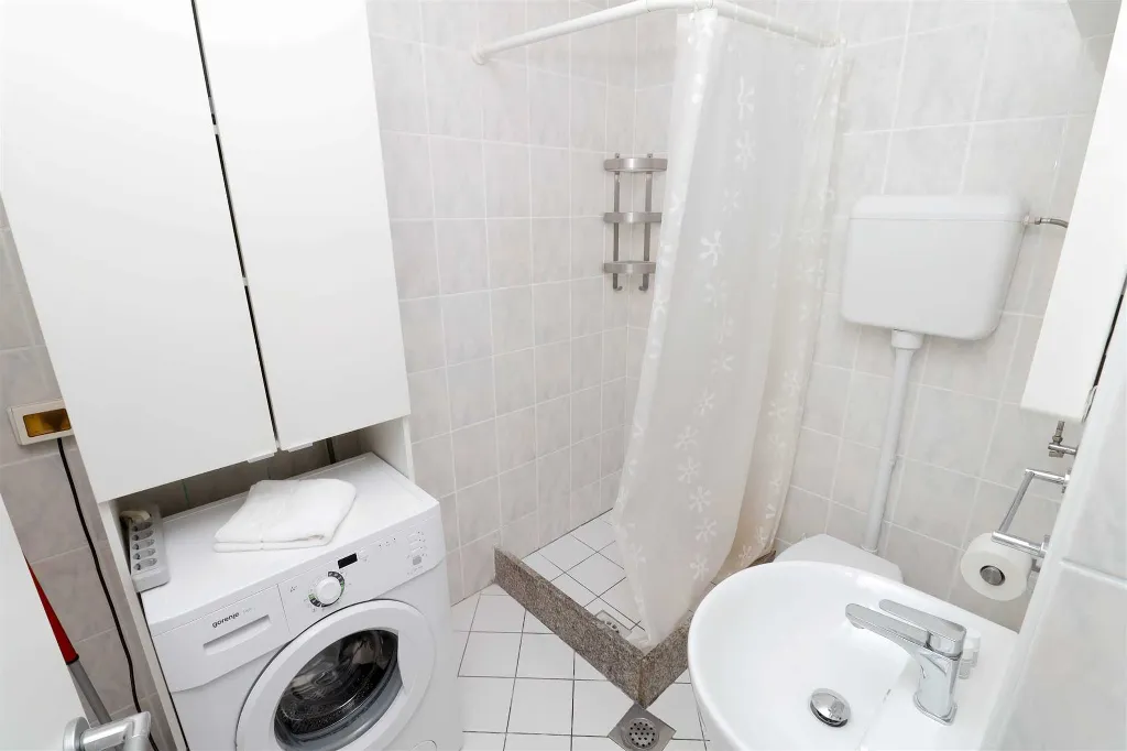 One-Bedroom Apartment in Koper for 2 Guests