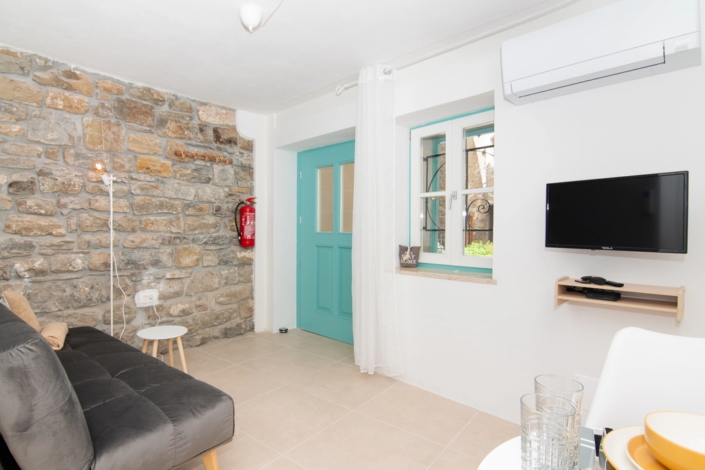 Apartment with Terrace in Piran