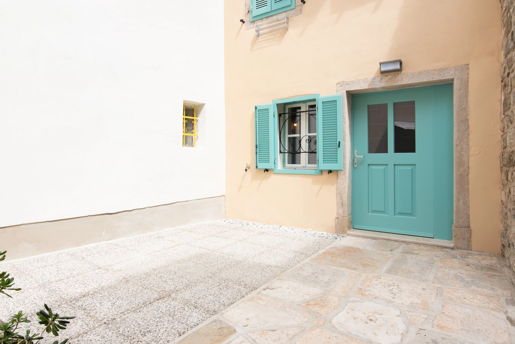 Apartment with Terrace in Piran