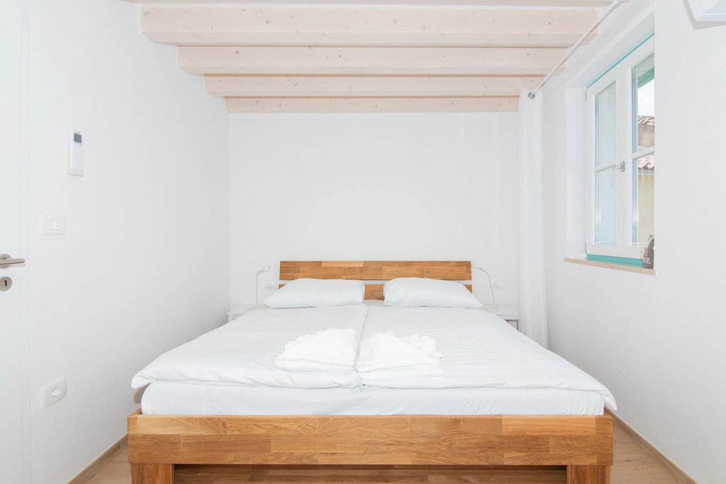 Two-Bedroom City Apartment in Piran for 5 Guests