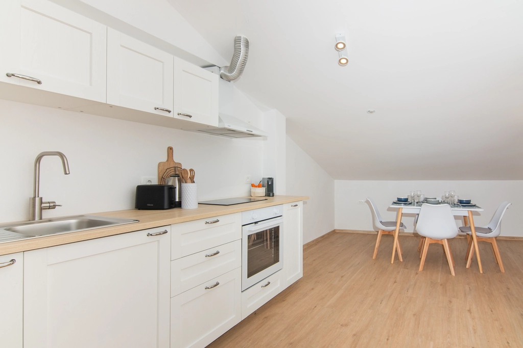 Two-Bedroom City Apartment in Piran for 5 Guests