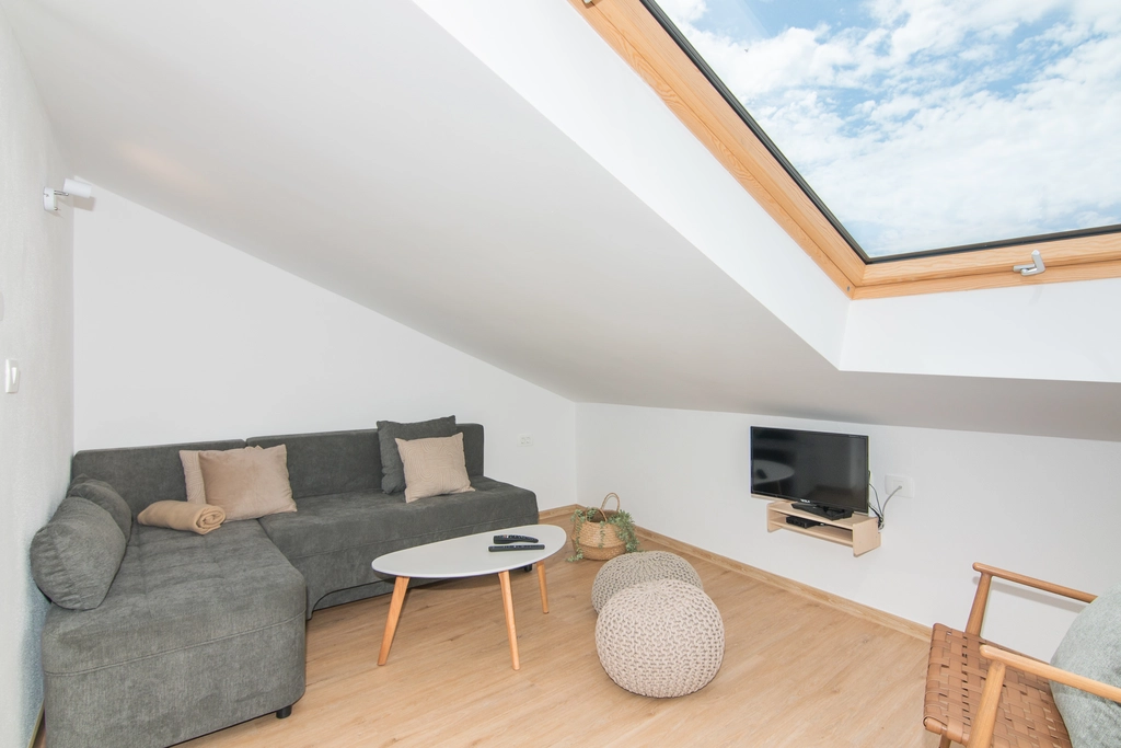 Two-Bedroom City Apartment in Piran for 5 Guests