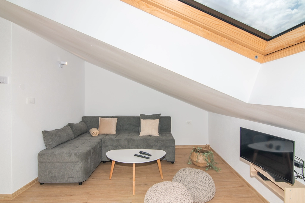 Two-Bedroom City Apartment in Piran for 5 Guests