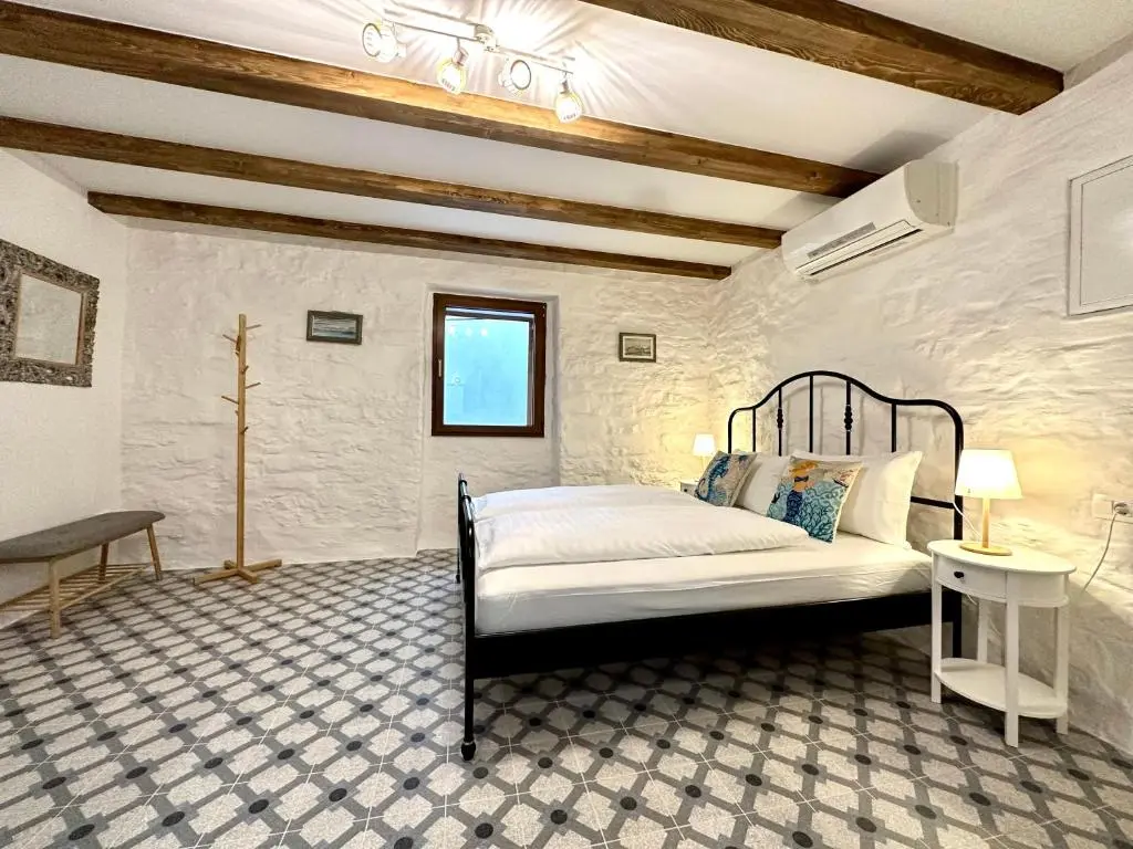 Studio Apartment with Balcony in Piran