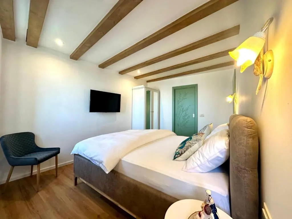 1-Guest House in Piran with Rooftop Terrace