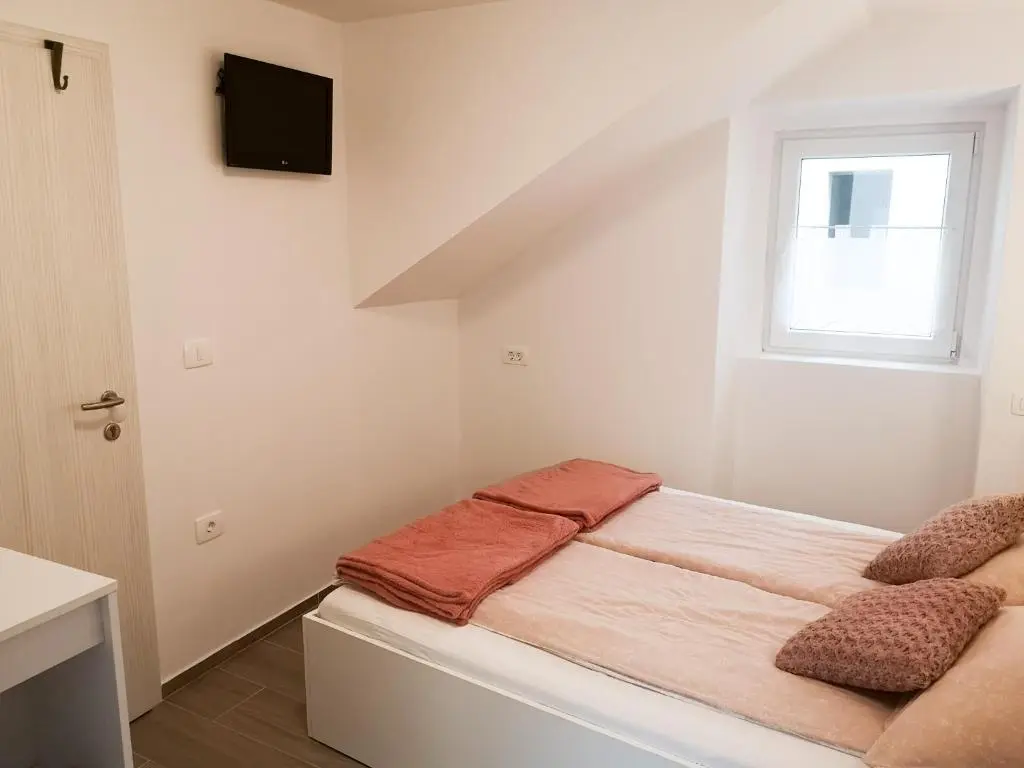 Holiday Room with Balcony in Piran for 2