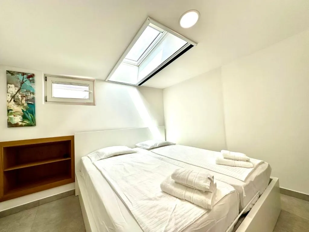 Piran Holiday Room for 3 Guests (2 Bedrooms)