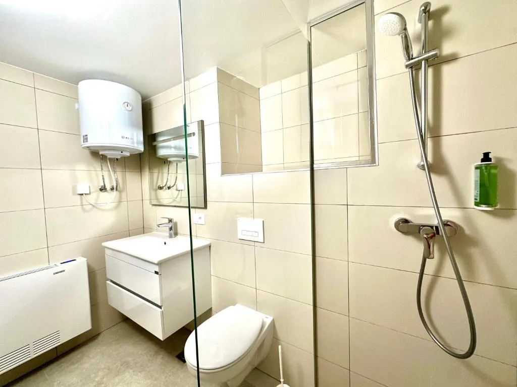 Piran Holiday Room for 3 Guests (2 Bedrooms)