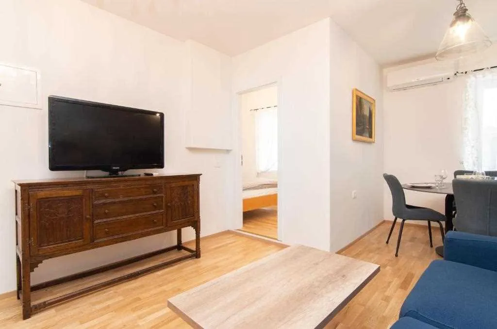 Modern 1-Bedroom Apartment in Piran, Slovenia