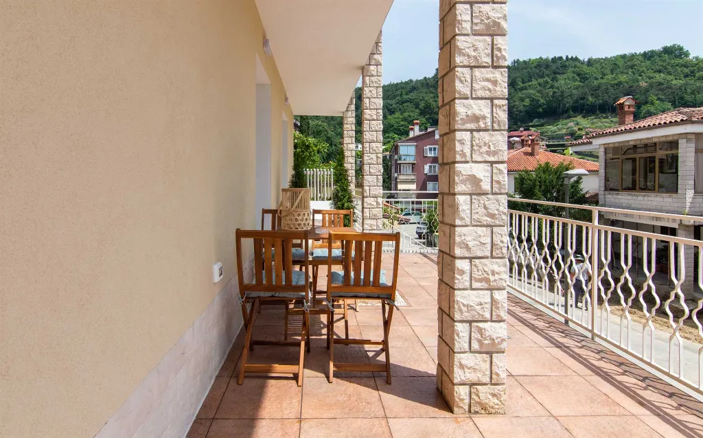 Portorož 2-Bedroom Apartment with Terrace