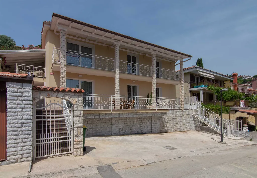 Portorož 2-Bedroom Apartment with Terrace