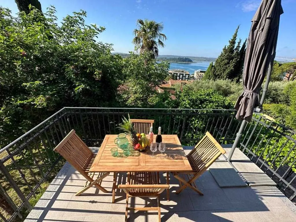 2-Bedroom Apartment in Portorož for Up to 4