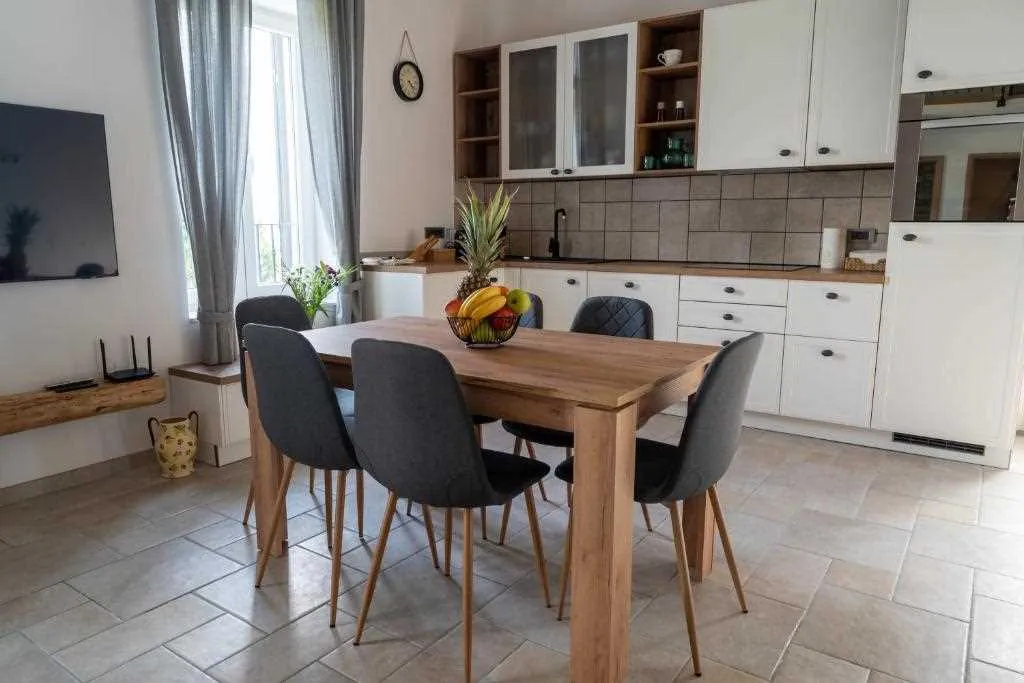 2-Bedroom Apartment in Portorož for Up to 4