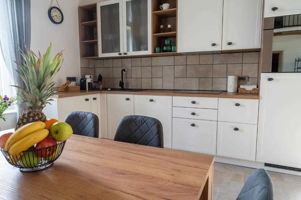 2-Bedroom Apartment in Portorož for Up to 4