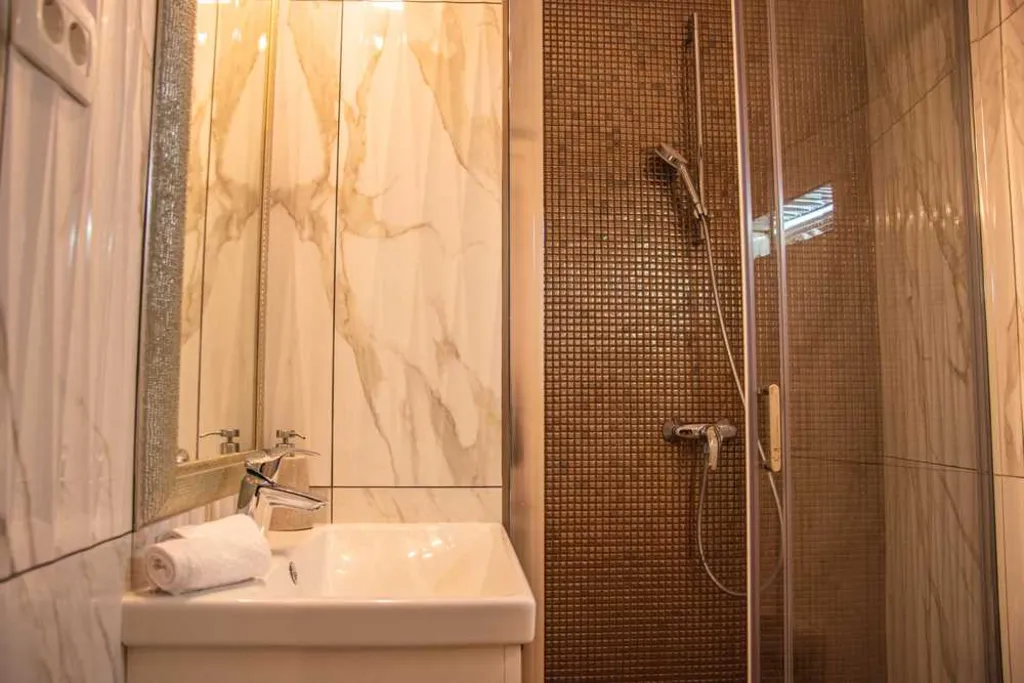 Air-Conditioned Double Room in Piran (Breakfast Included)