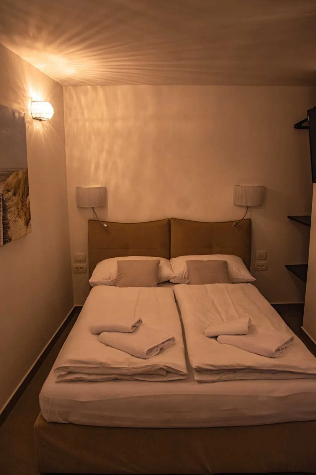 Air-Conditioned Double Room in Piran (Breakfast Included)