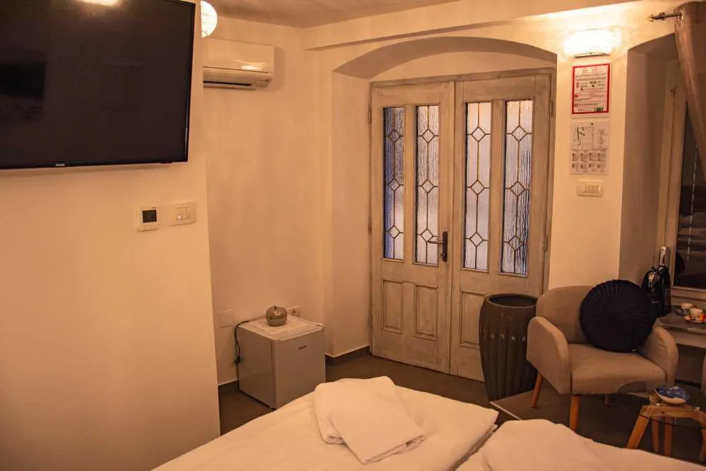Air-Conditioned Double Room in Piran (Breakfast Included)