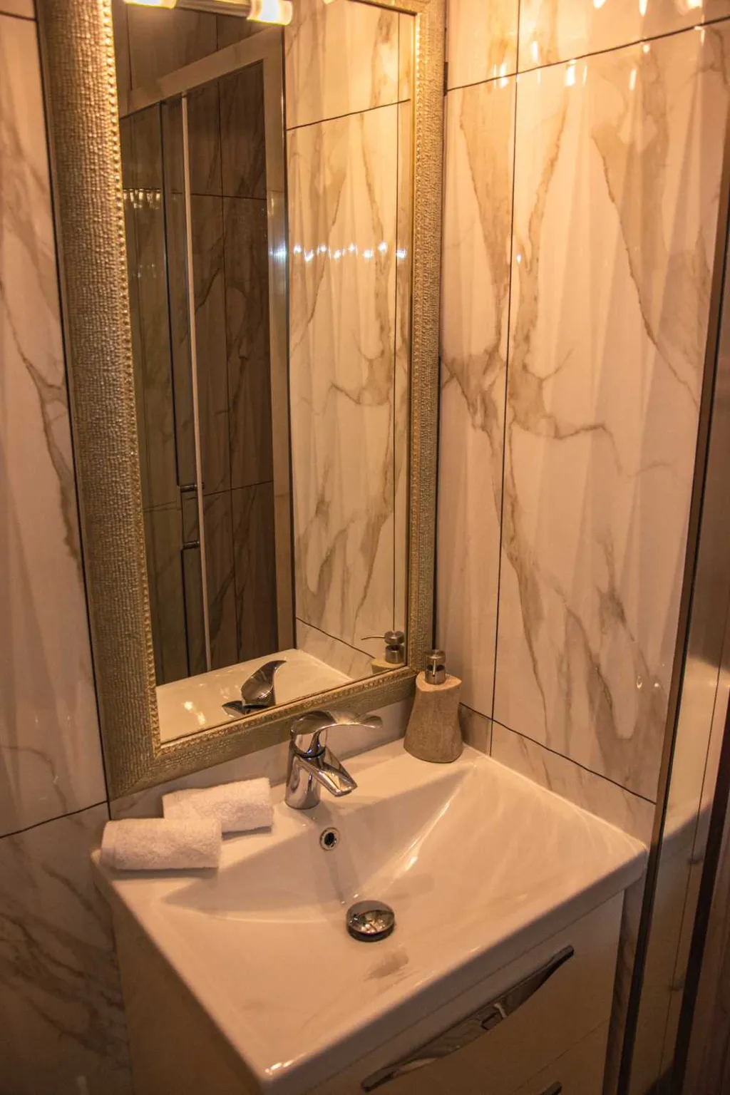 Air-Conditioned Double Room in Piran (Breakfast Included)