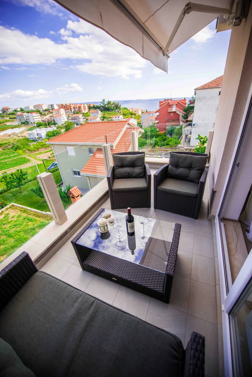 Podstrana 2-Bedroom Apartment for Up to 5 Guests