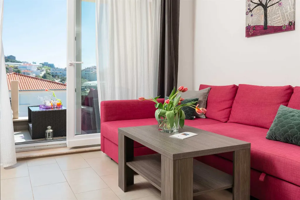 1-Bedroom Apartment in Podstrana for Up to 4