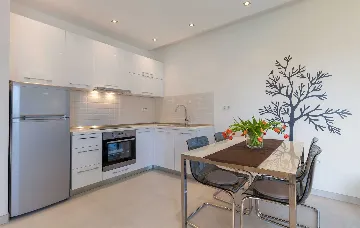 Podstrana One-Bedroom Apartment with Terrace & Parking