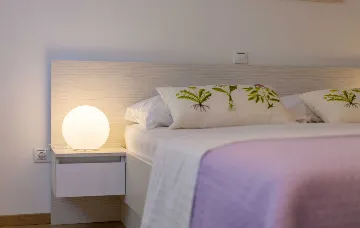 Podstrana One-Bedroom Apartment with Terrace & Parking