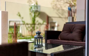 Podstrana One-Bedroom Apartment with Terrace & Parking