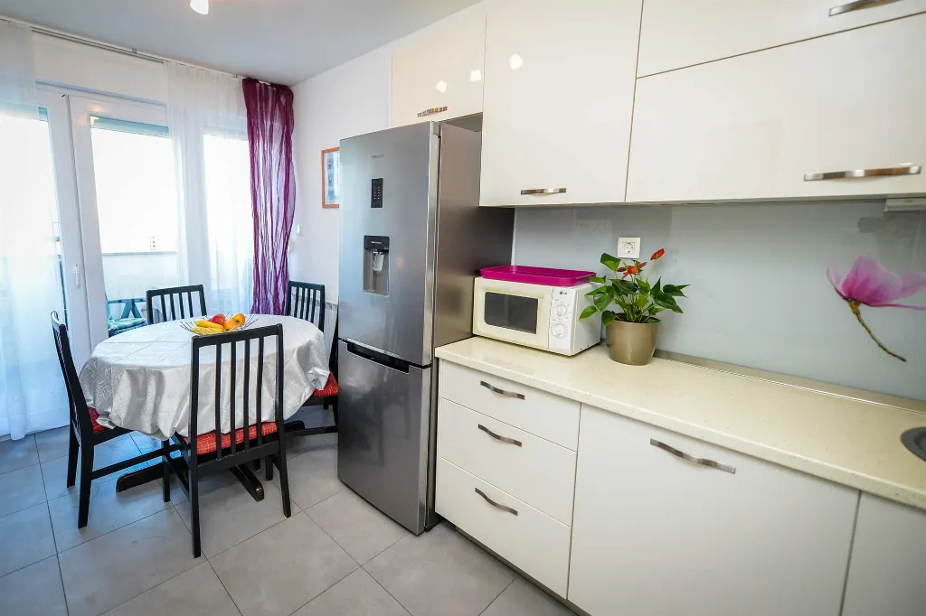 Split Two-Bedroom Apartment for 4 Guests