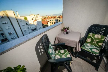 Split Two-Bedroom Apartment for 4 Guests