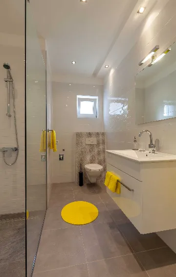 Two-Bedroom Apartment in Podstrana with Terrace