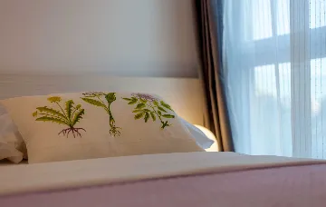 Podstrana Two-Bedroom Apartment for Up to 5